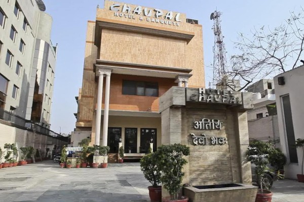Chaupal Hotel And Banquet Sector 14 Gurugram Escorts Service