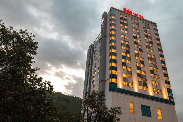 Hotel Ibis Vikhroli Mumbai Escorts Service