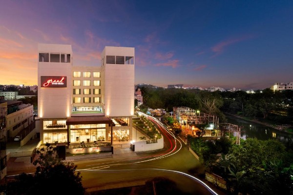 Hotel Grand By Grt Labbipet Vijayawada Escorts Service