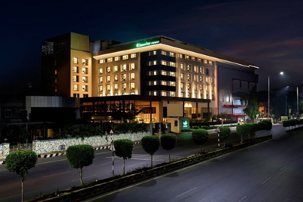 Lemon Tree Hotel Labbipet Vijayawada Escorts Service